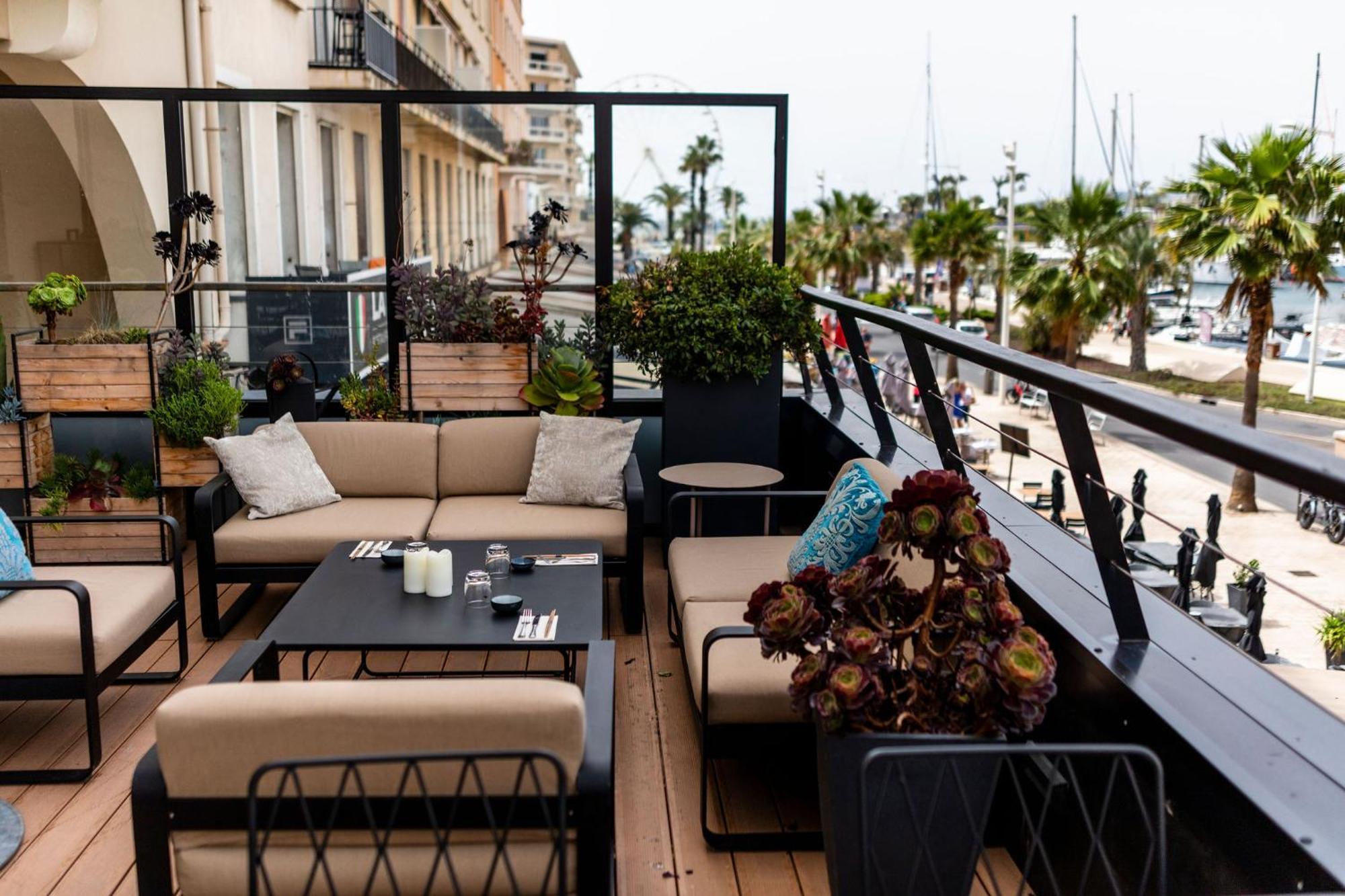 Hotel Restaurant Le Touring - Teritoria Saint-Raphaël Exterior foto